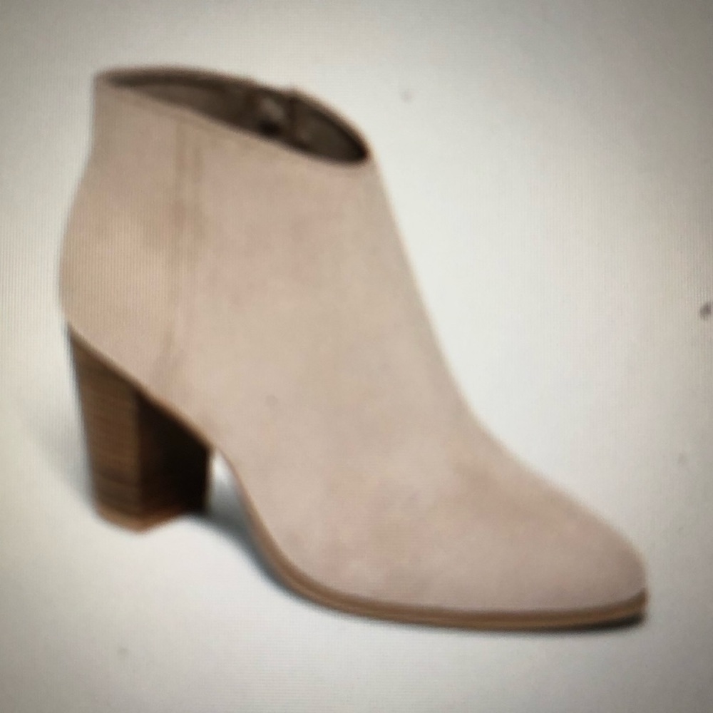 Light pink/tan boot